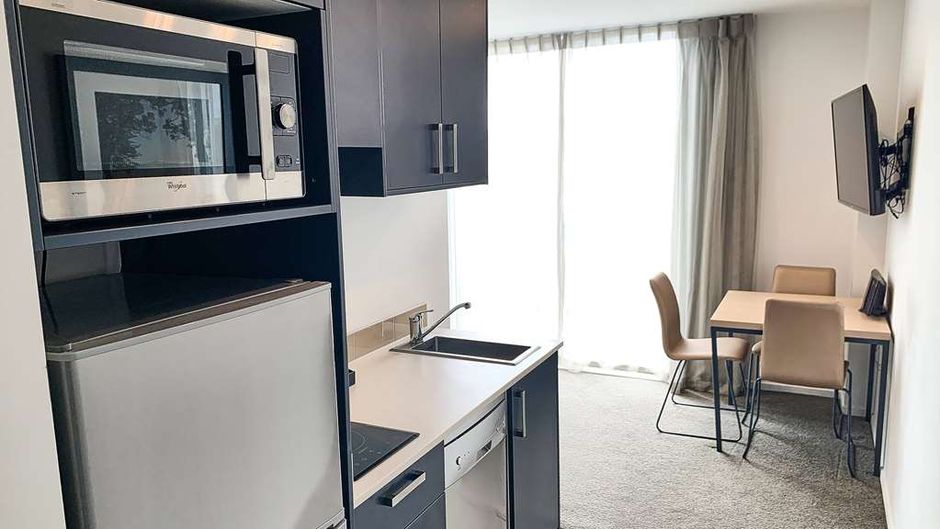 Ramada Suites Albany, Auckland Room