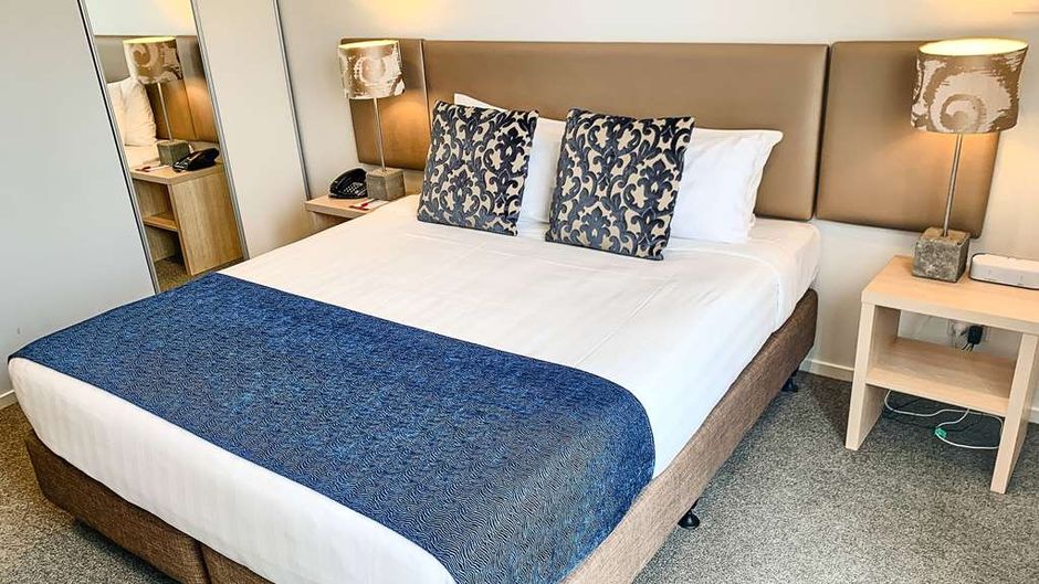 Ramada Suites Albany, Auckland Room