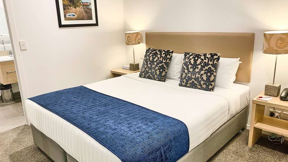 Ramada Suites Albany, Auckland Room