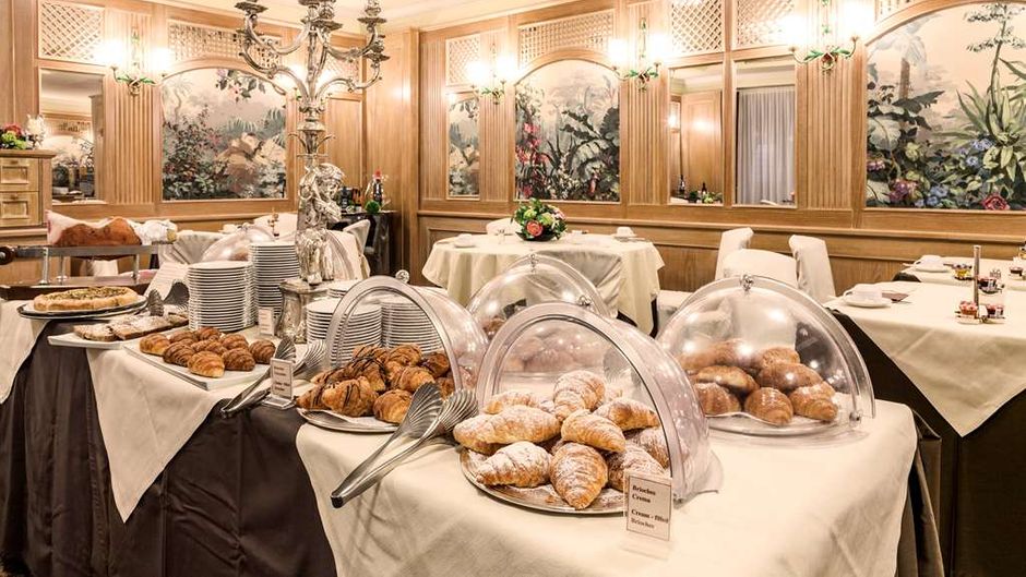 Adi Doria Grand Hotel Restaurant