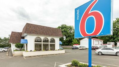 Motel 6 Warminster, PA