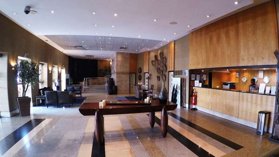 Hotel Continental Luanda Lobby
