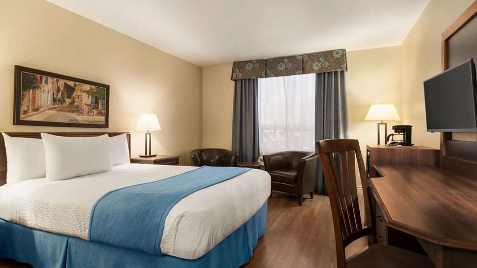Days Inn Levis Room