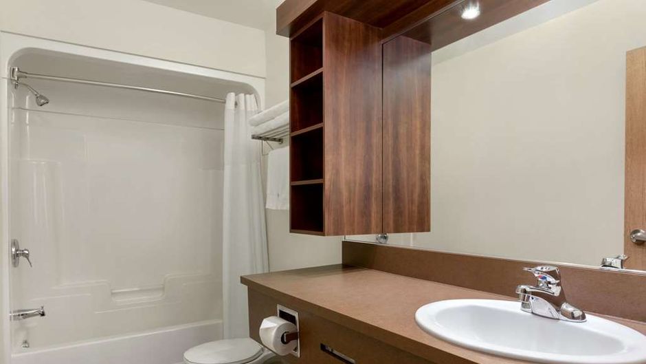 Days Inn Levis Room