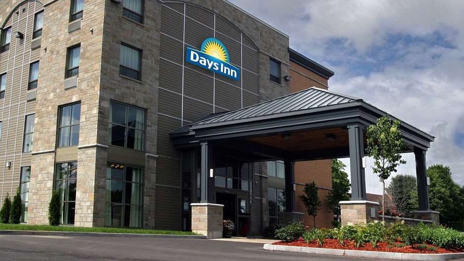 Days Inn Levis Exterior