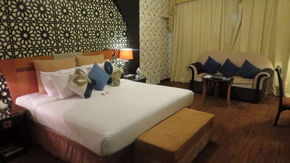 Al Jawhara Gardens Hotel Suite