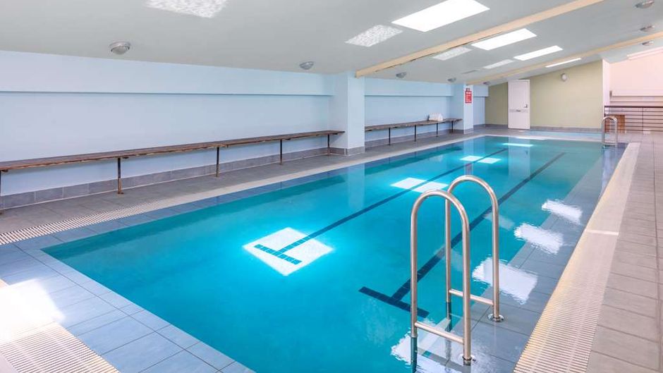 Nesuto Canberra Apartment Hotel Pool