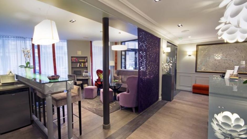 Hotel Harvey Lobby