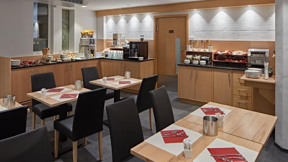 City Hotel Restaurant