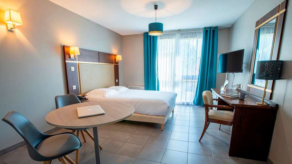 Les Pins Galants Room