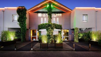 Octel Hotel & Residence