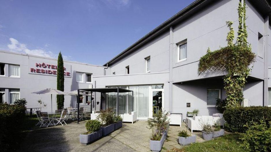 Octel Hotel & Residence Exterior