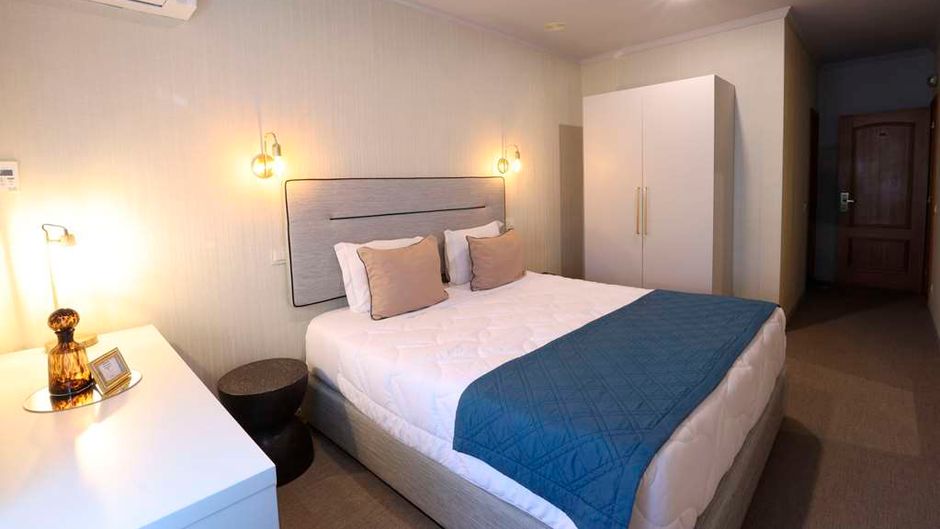 Hotel America Room