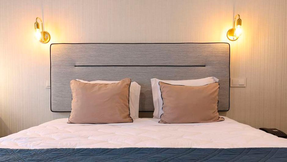 Hotel America Room