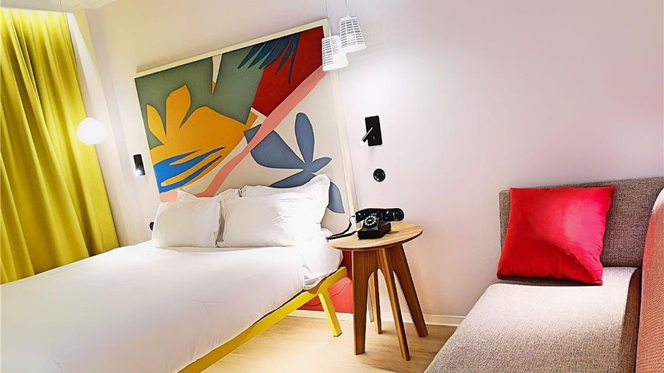 Hotel de la Paix Room