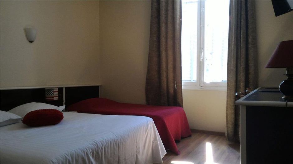 Hotel Le Victoria Room