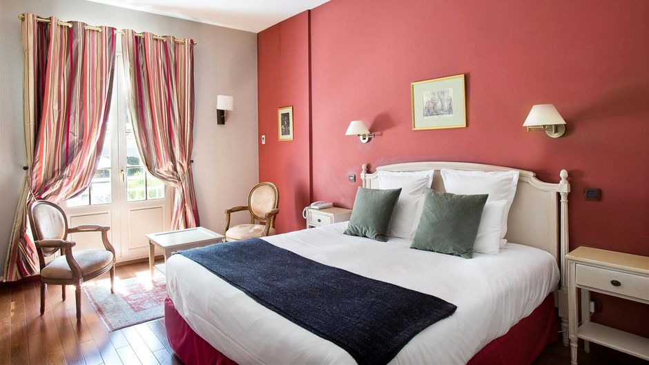 Chateau de la Commanderie Hotel Room