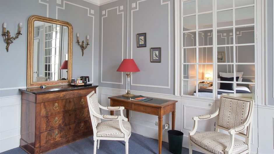 Chateau de la Commanderie Hotel Room