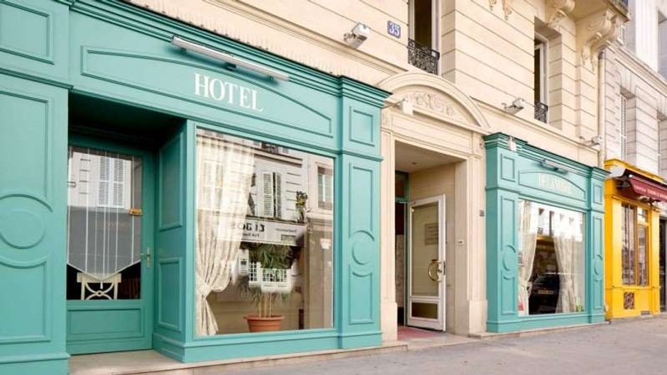 Delambre Hotel Exterior