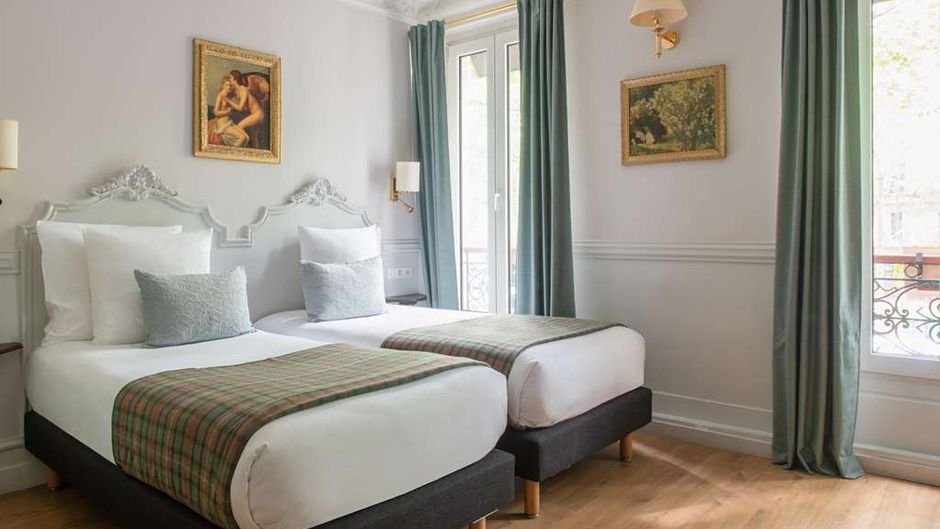 De La Porte Doree Room