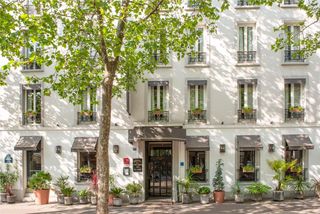 De La Porte Doree