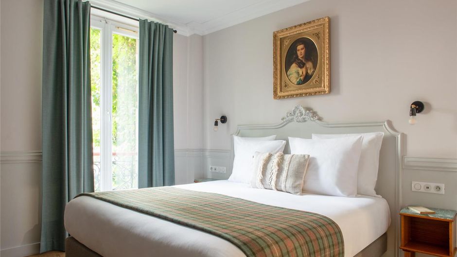 De La Porte Doree Room