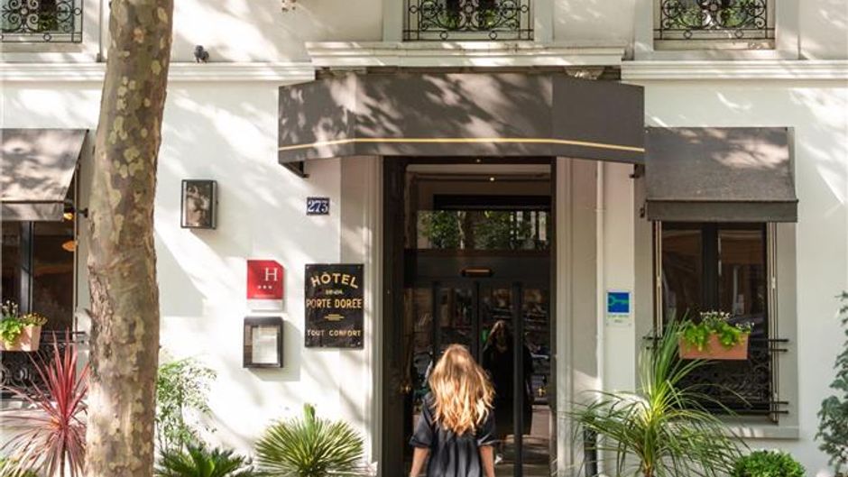 De La Porte Doree Exterior