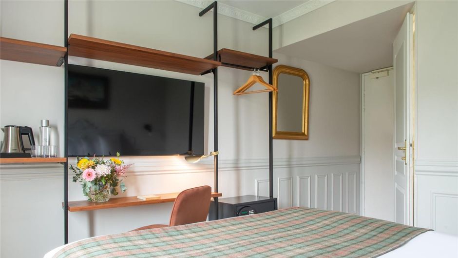 De La Porte Doree Room