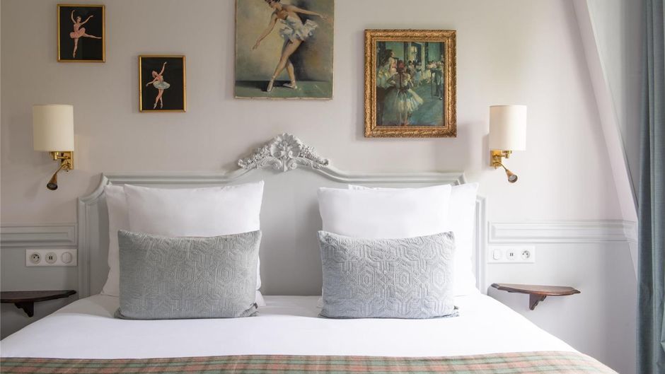 De La Porte Doree Room