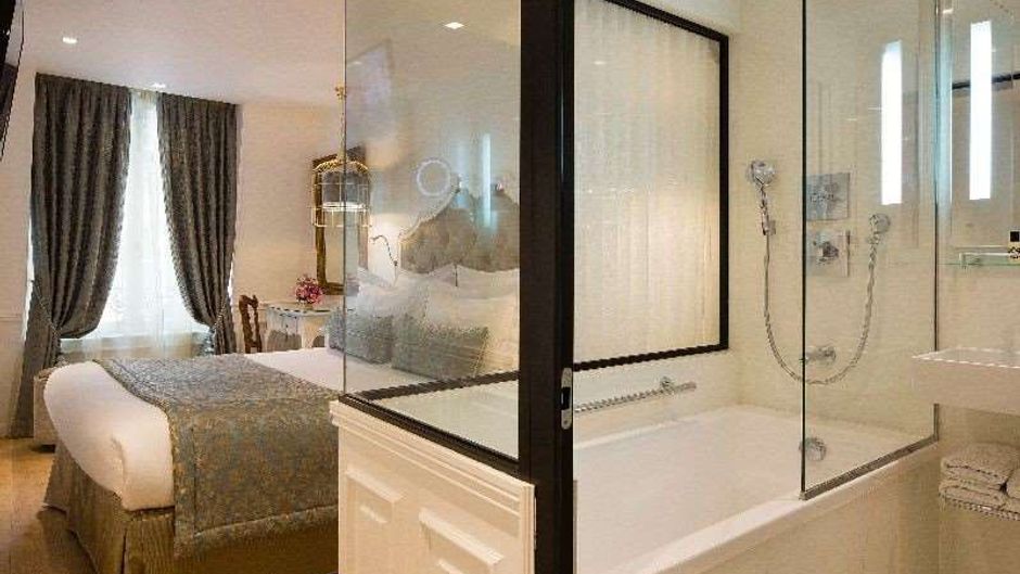 Academie Hotel Room