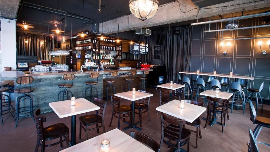 Deville Center Hotel Restaurant