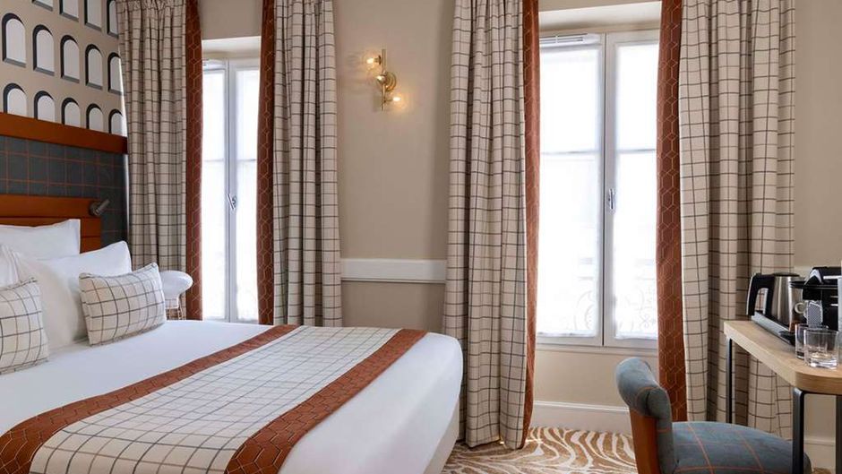Hotel Sleeping Belle Paris Room