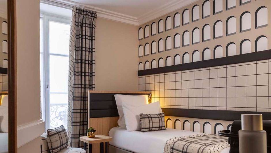 Hotel Sleeping Belle Paris Room