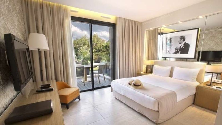 Hostellerie La Farandole Room