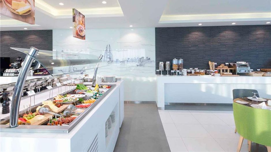 Ibis Styles Diplomatic Area Restaurant