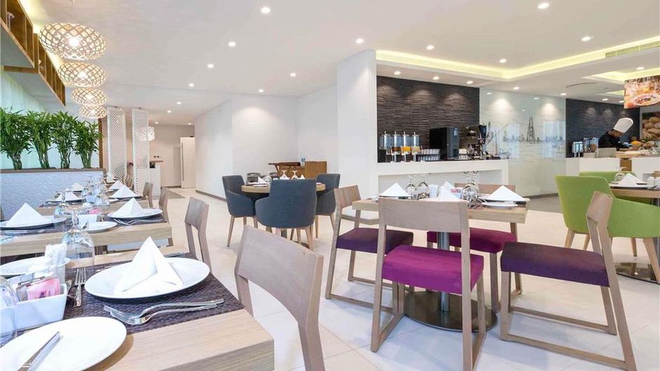 Ibis Styles Diplomatic Area Restaurant