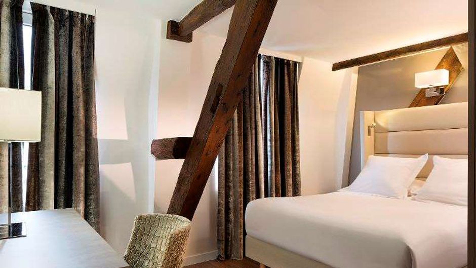 Hotel Jacques de Molay Paris Room