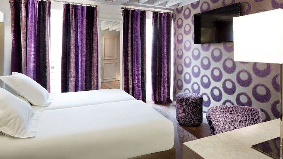 Hotel Jacques de Molay Paris Room