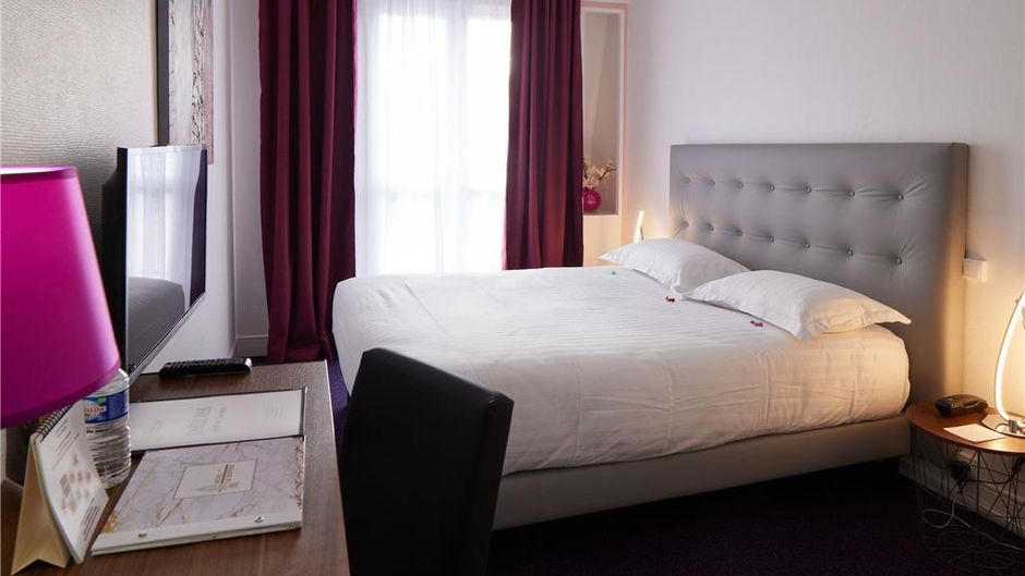 Le Beffroi Room
