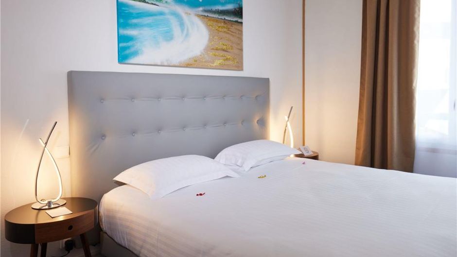 Le Beffroi Room