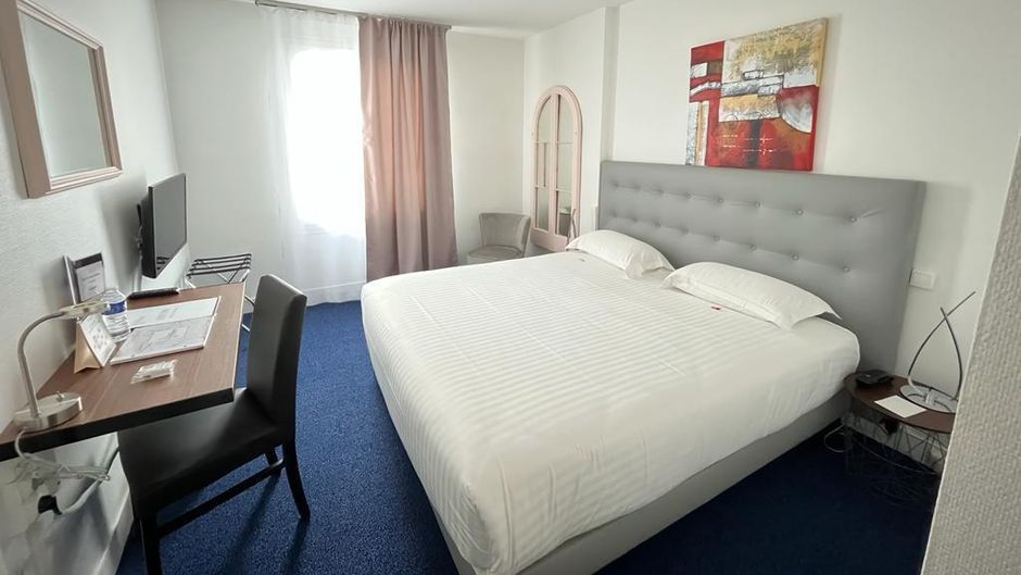Le Beffroi Room