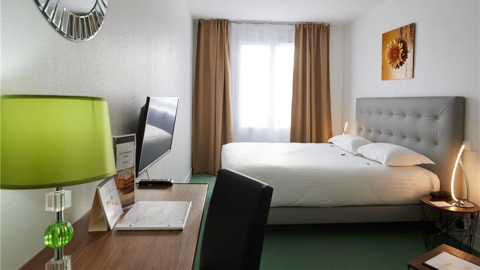 Le Beffroi Room