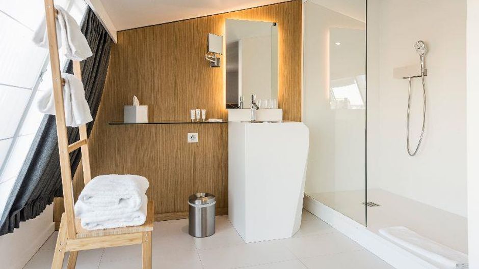 Seekoo Hotel Room