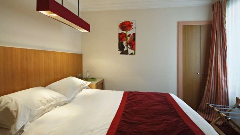 Hotel Westside Arc De Triomphe Room