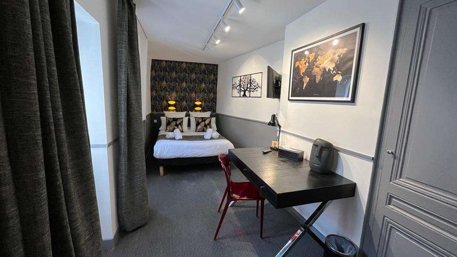 Hotel de Paris, Lyon Room