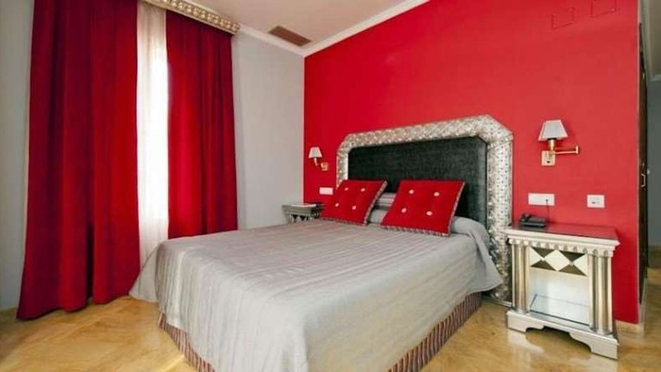 Adriano Hotel Room
