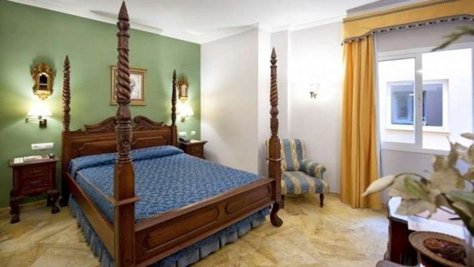 Adriano Hotel Room