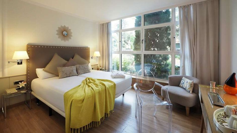 Vilana Hotel Room