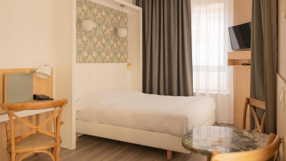 Calm Appart Hotel Room