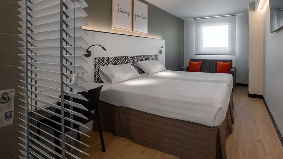 Hotel Bed4u Pamplona Room